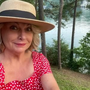 Meet your Posher, Donna